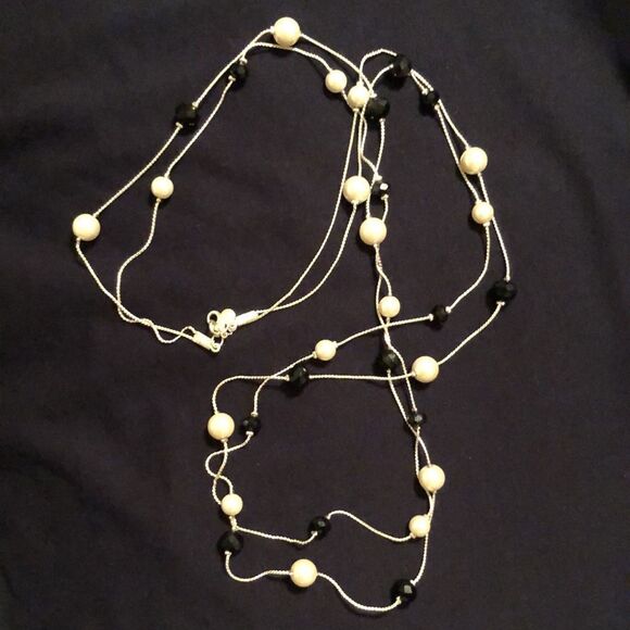 Beautiful Double Strand Sterling Silver Necklace Black Beads and Pearls - Picture 4 of 4